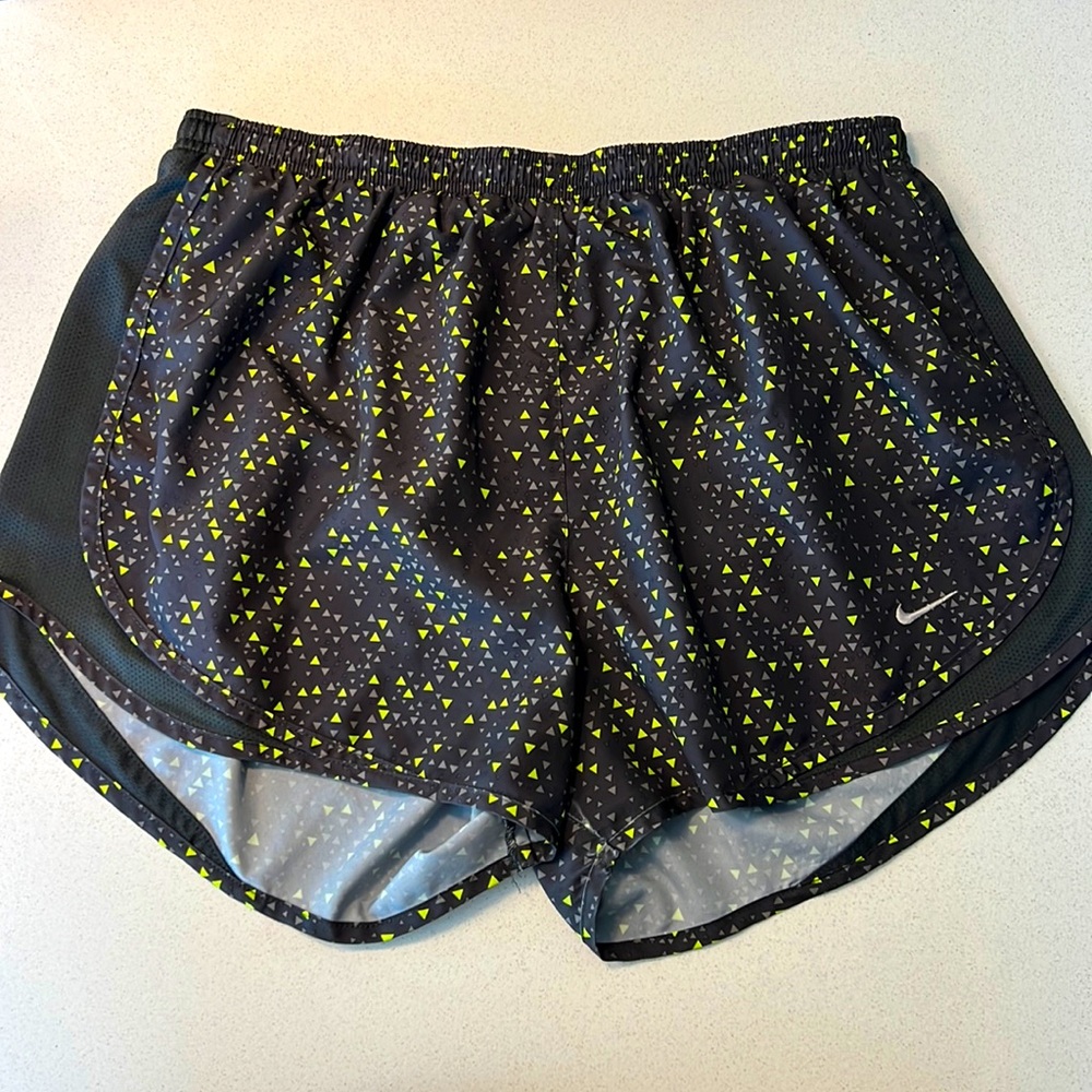 Nike Tempo Shorts - Large